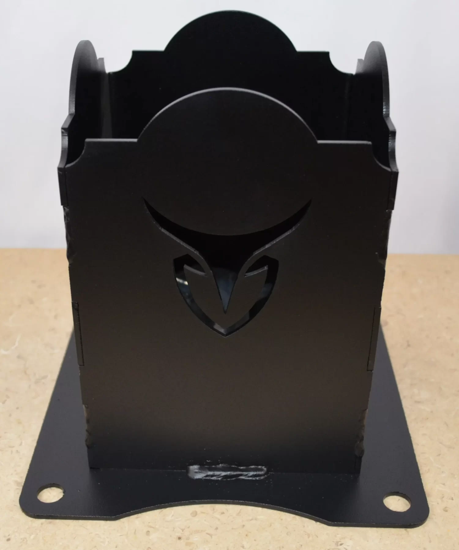 This anchor bracket features a sleek black design with distinct cutouts. Ideal for enhancing construction aesthetics.